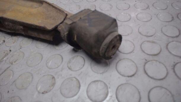 Foto: QUERLENKER VORN LINKS (17mm Traggelenk) eines VW GOLF L