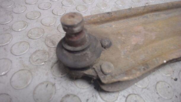 Foto: QUERLENKER VORN LINKS (17mm Traggelenk) eines VW GOLF L
