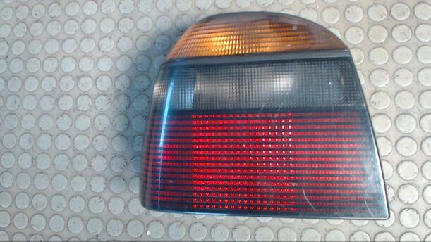 Foto: HECKLEUCHTE / RÜCKLICHT  LINKS eines VW Golf 1.6