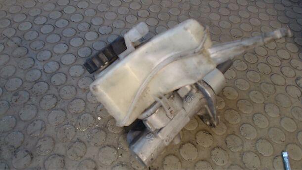 Foto: HAUPTBREMSZYLINDER eines VW Golf 1.6