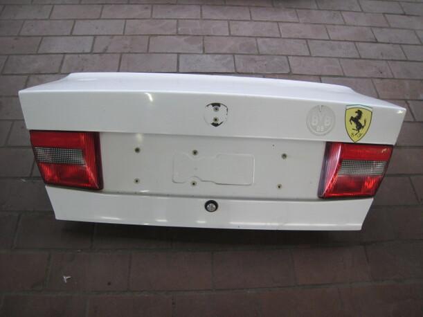 Foto: HECKKLAPPE / HECKDECKEL eines Lancia Dedra 1.6