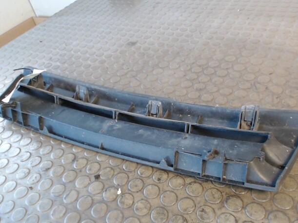 Foto: KÜHLERGRILL eines Opel Vectra