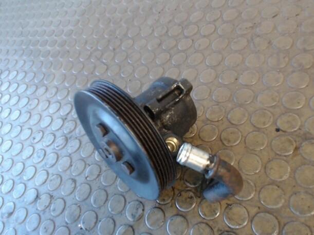 Foto: PUMPE SERVOLENKUNG eines Opel Vectra Top