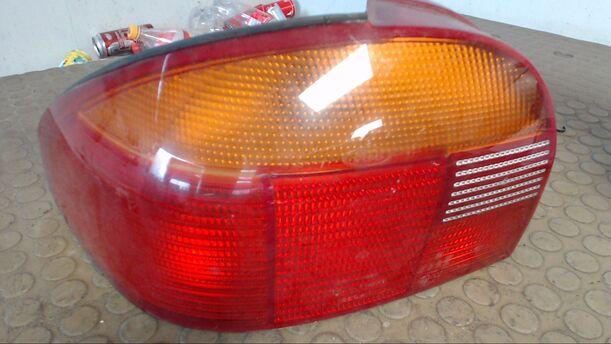 Foto: HECKLEUCHTE / RÜCKLICHT LINKS eines Ford Mondeo