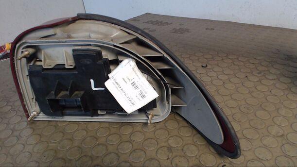 Foto: HECKLEUCHTE / RÜCKLICHT LINKS eines Ford Mondeo