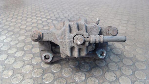 Foto: BREMSSATTEL VORNE RECHTS eines Mitsubishi Carisma 1600 Holiday