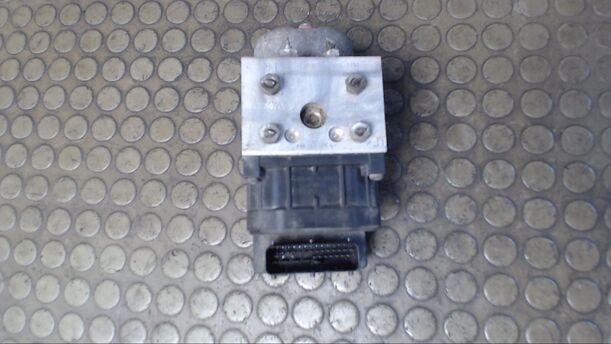 Foto: HAUPTBREMSAGGREGAT ABS eines Mitsubishi Carisma 1600 Holiday