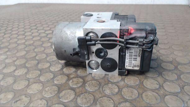 Foto: HAUPTBREMSAGGREGAT ABS eines Mitsubishi Carisma 1600 Holiday