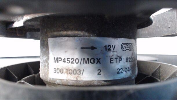Foto: ELEKTROLÜFTER eines Mitsubishi Carisma 1600 Holiday