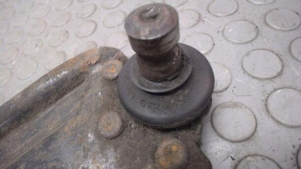 Foto: QUERLENKER VORN LINKS (17mm Traggelenk) eines VW JETTA 1,5