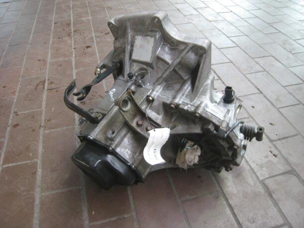 Foto: SCHALTGETRIEBE 5-GANG eines Mazda Demio 1.4