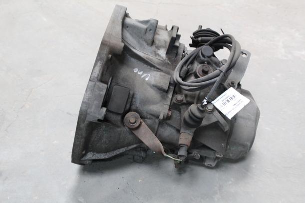 Foto: SCHALTGETRIEBE 5-GANG eines Fiat Uno 1.0 I.e.(45i.e.)