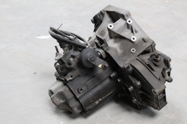 Foto: SCHALTGETRIEBE 5-GANG eines Fiat Uno 1.0 I.e.(45i.e.)