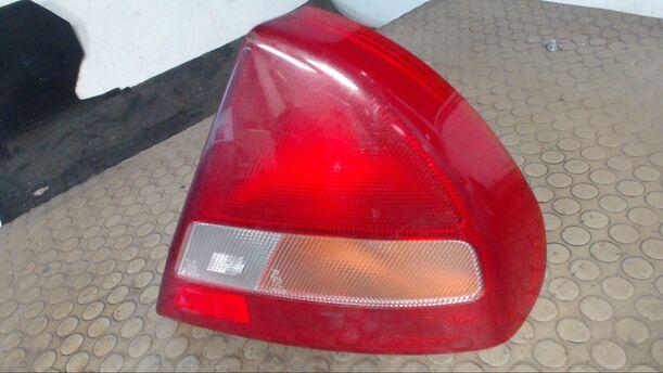 Foto: HECKLEUCHTE / RÜCKLEUCHTE RECHTS eines Mitsubishi Lancer 1300