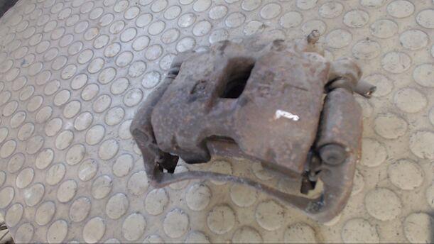 Foto: BREMSSATTEL VORN LINKS eines Mitsubishi Lancer 1300