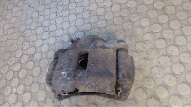 Foto: BREMSSATTEL VORN RECHTS eines Mitsubishi Lancer 1300
