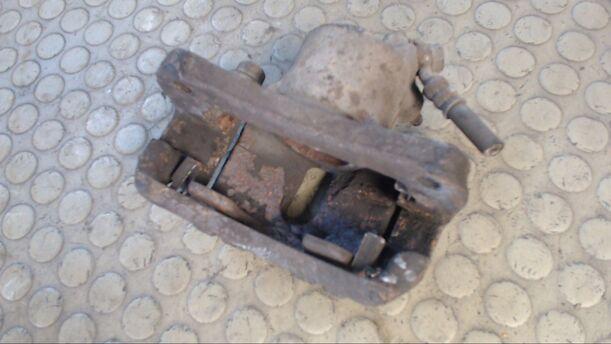 Foto: BREMSSATTEL VORN RECHTS eines Mitsubishi Lancer 1300