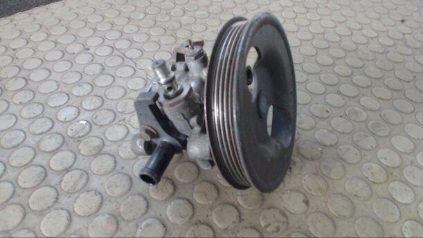 Foto: LENKGETRIEBEPUMPE / SERVOPUMPE eines Mitsubishi Lancer 1300