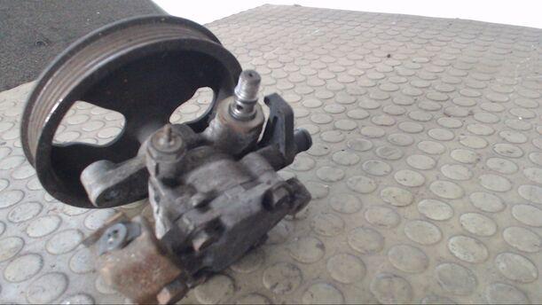 Foto: LENKGETRIEBEPUMPE / SERVOPUMPE eines Mitsubishi Lancer 1300