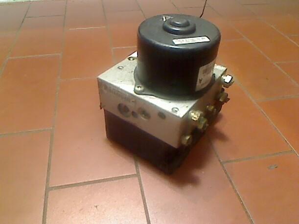 Foto: HAUPTBREMSAGGREGAT ABS eines Ford Escort Turnier 16V