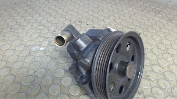 Foto: LENKGETRIEBEPUMPE eines Ford Mondeo Turnier 16V