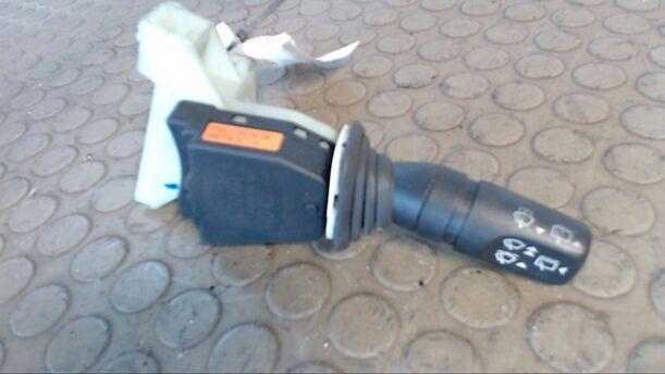 Foto: SCHEIBENWISCHERSCHALTER eines Ford Mondeo Turnier 16V