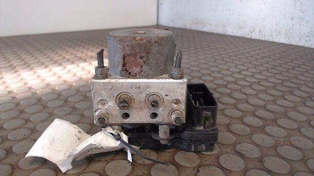 Foto: HAUPTBREMSAGGREGAT ABS eines Mazda 626 1.9