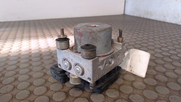 Foto: HAUPTBREMSAGGREGAT ABS eines Mazda 626 1.9