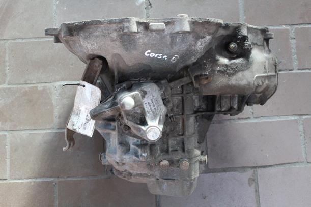 Foto: SCHALTGETRIEBE 5-GANG eines Opel Corsa TD Comfort