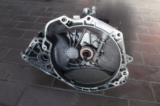 Foto: SCHALTGETRIEBE 5-GANG eines Opel Corsa TD Comfort