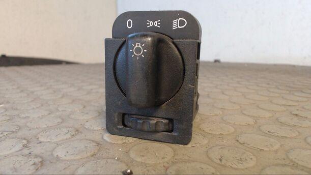 Foto: LICHTSCHALTER eines Opel Corsa Comfort
