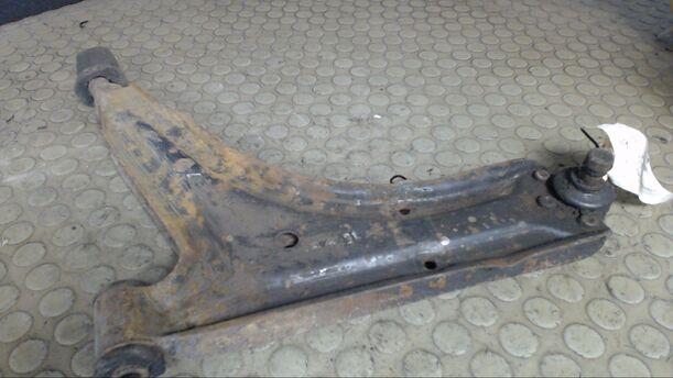Foto: QUERLENKER VORN LINKS eines VW Scirocco GRI
