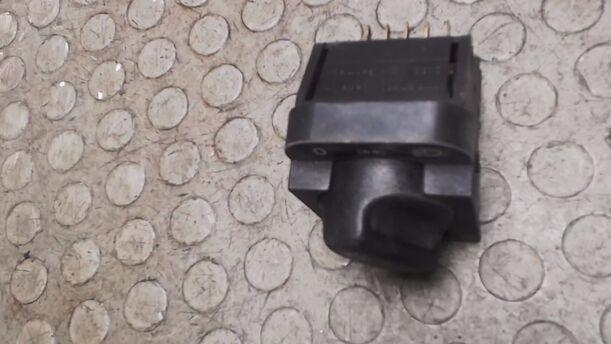 Foto: LICHTSCHALTER eines Opel Omega GRI