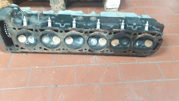 Foto: ZYLINDERKOPF 2,6 eines Opel Omega GRI