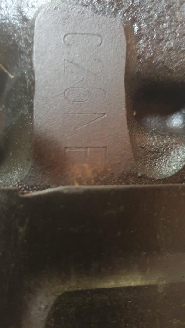 Foto: ZYLINDERKOPF 2,6 eines Opel Omega GRI