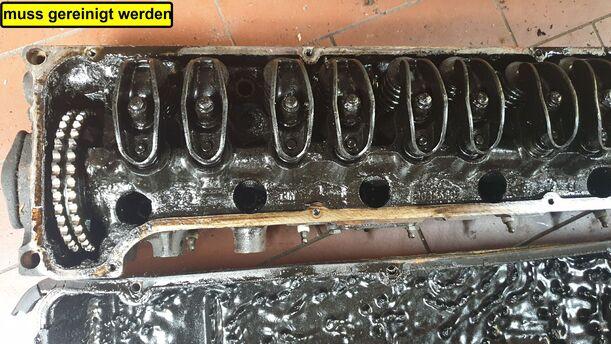 Foto: ZYLINDERKOPF 2,6 eines Opel Omega GRI