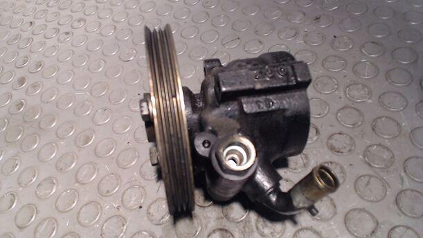 Foto: LENKGETRIEBEPUMPE eines Fiat Brava 1.6 16V GRI