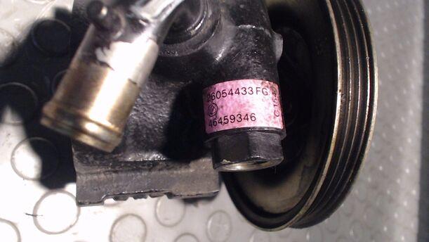 Foto: LENKGETRIEBEPUMPE eines Fiat Brava 1.6 16V GRI