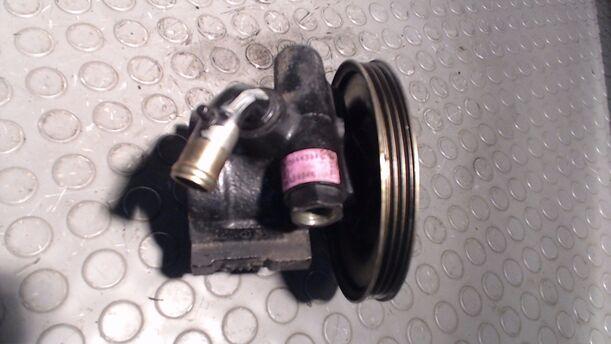 Foto: LENKGETRIEBEPUMPE eines Fiat Brava 1.6 16V GRI