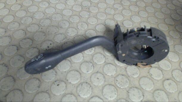 Foto: BLINKSCHALTER/KOMBISCHALTER L eines VW Polo 45