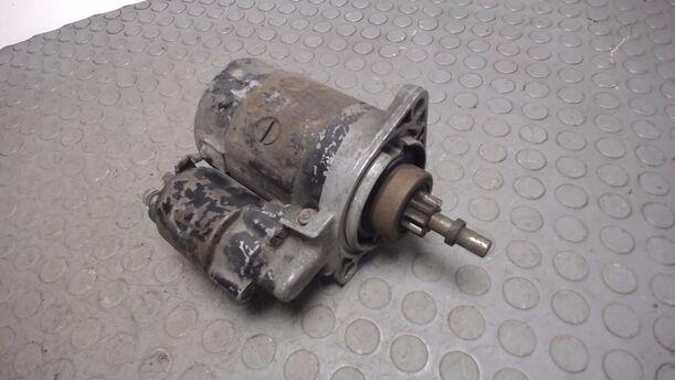 Foto: ANLASSER / STARTER BOSCH eines VW GOLF GL