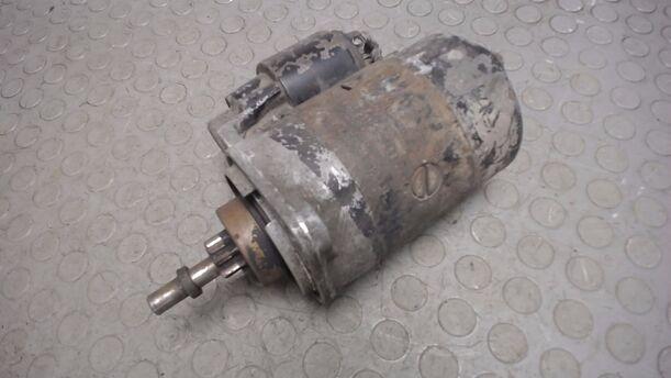 Foto: ANLASSER / STARTER BOSCH eines VW GOLF GL