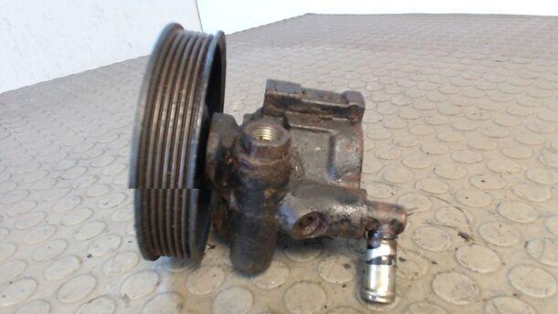 Foto: LENKGETRIEBEPUMPE eines Opel Astra Caravan