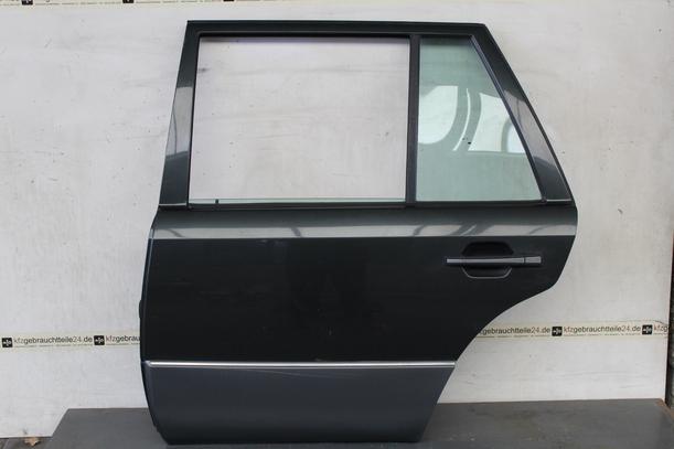 Foto: TÜR HINTEN LINKS eines Mercedes-Benz E 280 T