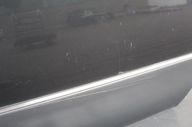 Foto: TÜR HINTEN LINKS eines Mercedes-Benz E 280 T
