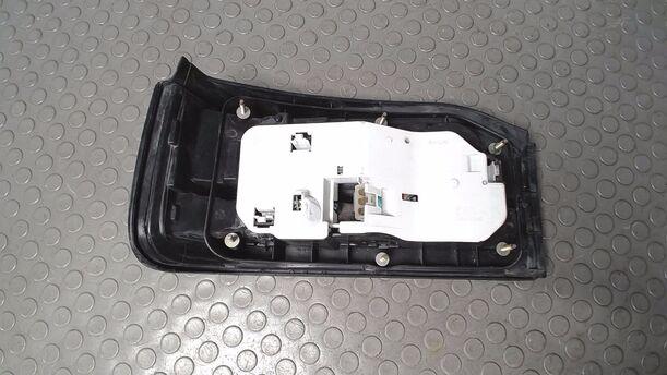 Foto: HECKLEUCHTE/ RÜCKLEUCHTE RECHTS ( 2/3 TÜRER ) eines Mazda 323 1.6i GLX