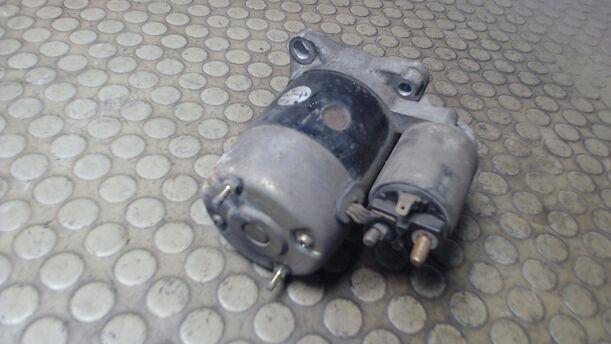 Foto: ANLASSER / STARTER eines Mazda 323 1.4i SLX