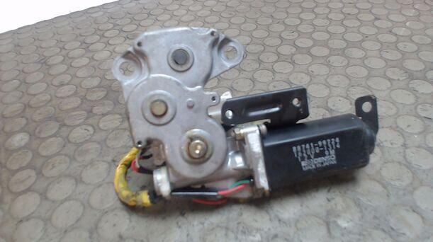 Foto: SCHIEBEDACHMOTOR eines Mitsubishi Space Runner 1800 LX
