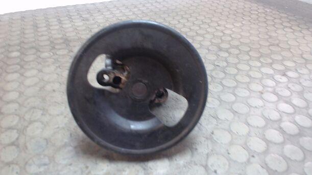Foto: LENKGETRIEBEPUMPE / SERVOPUMPE eines Mitsubishi Space Runner 1800 LX