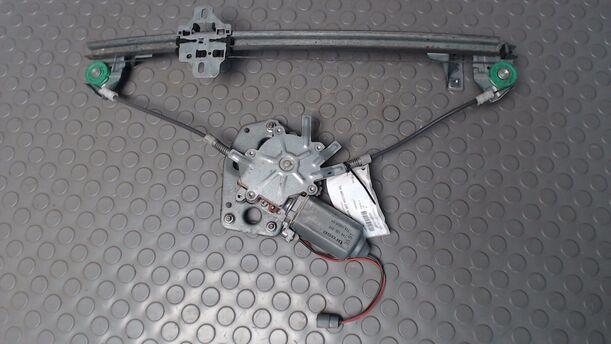 Foto: FENSTERHEBER ELEKTRISCH HINTEN LINKS eines Saab 9000 2.3-16 GL